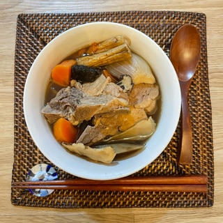 薬膳 薬材肉骨茶（バクテー）